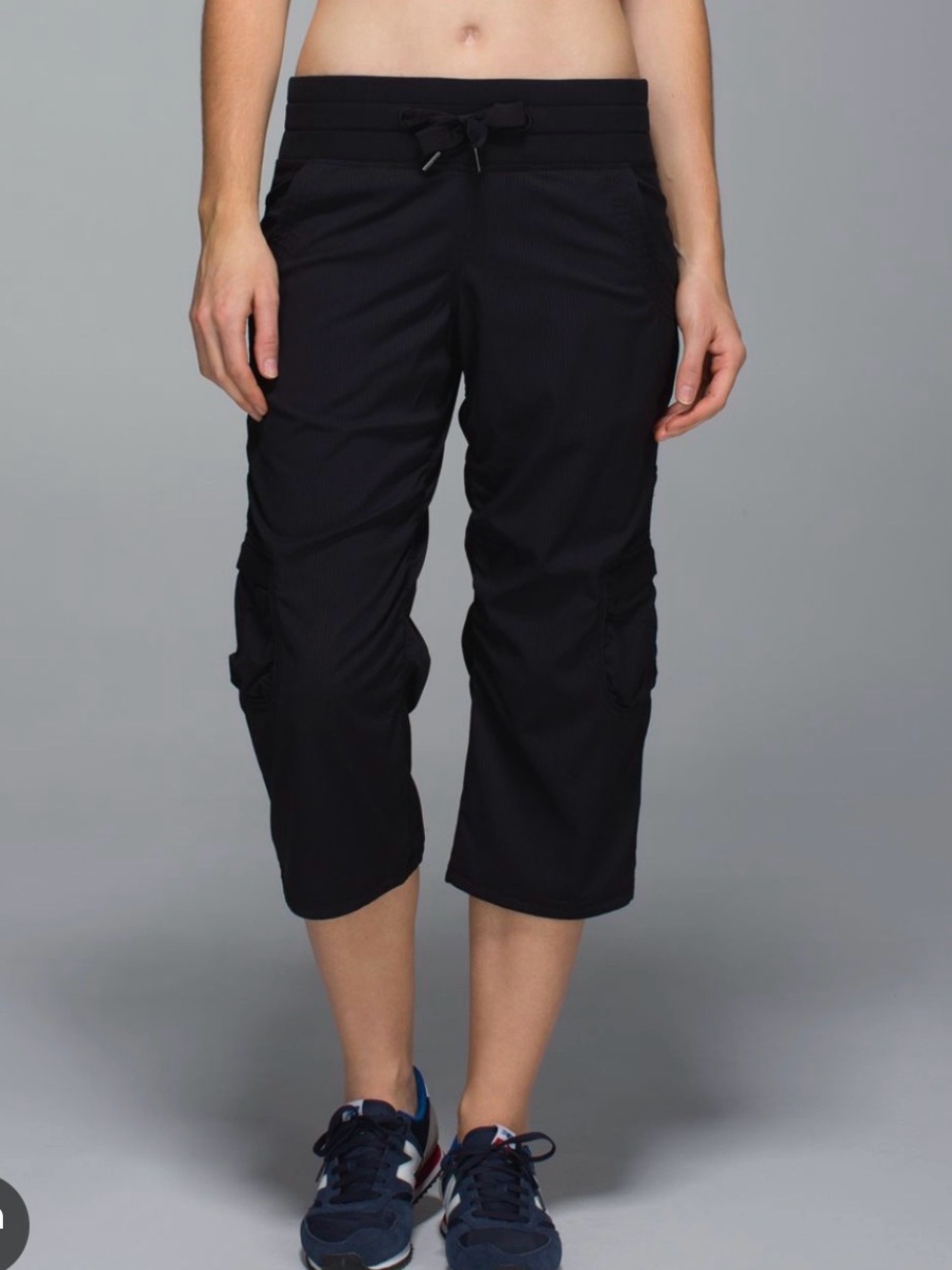 Lululemon Yoga Camp Crop Black Unlined Cargo Pockets Size 8